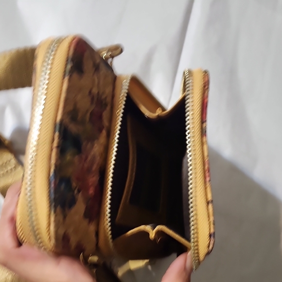 Floral Cork Phone Purse - Picture 6 of 14